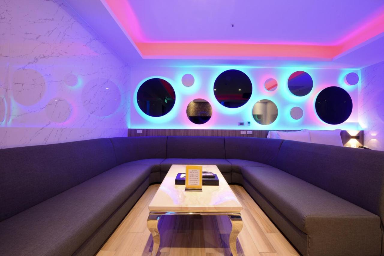 W3 Motel Luzhu ภายนอก รูปภาพ