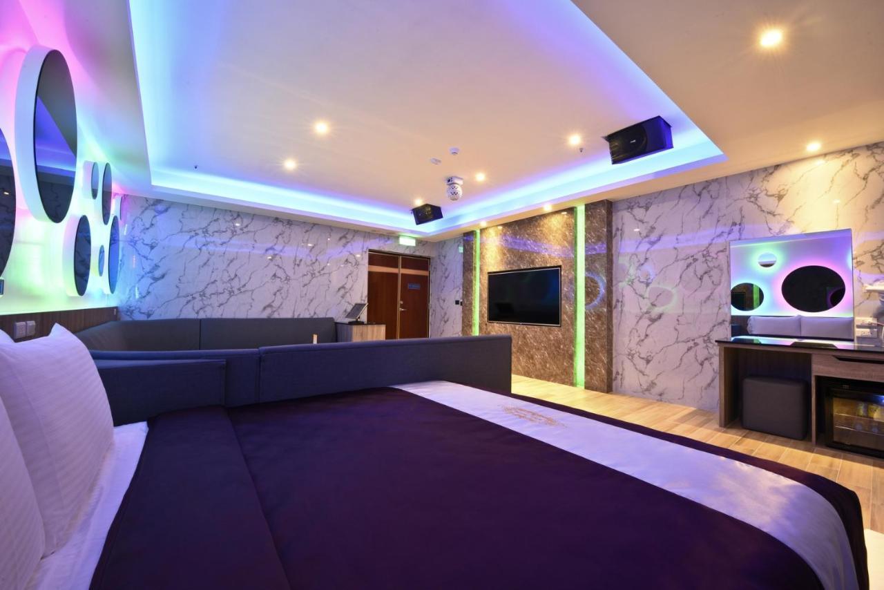 W3 Motel Luzhu ภายนอก รูปภาพ